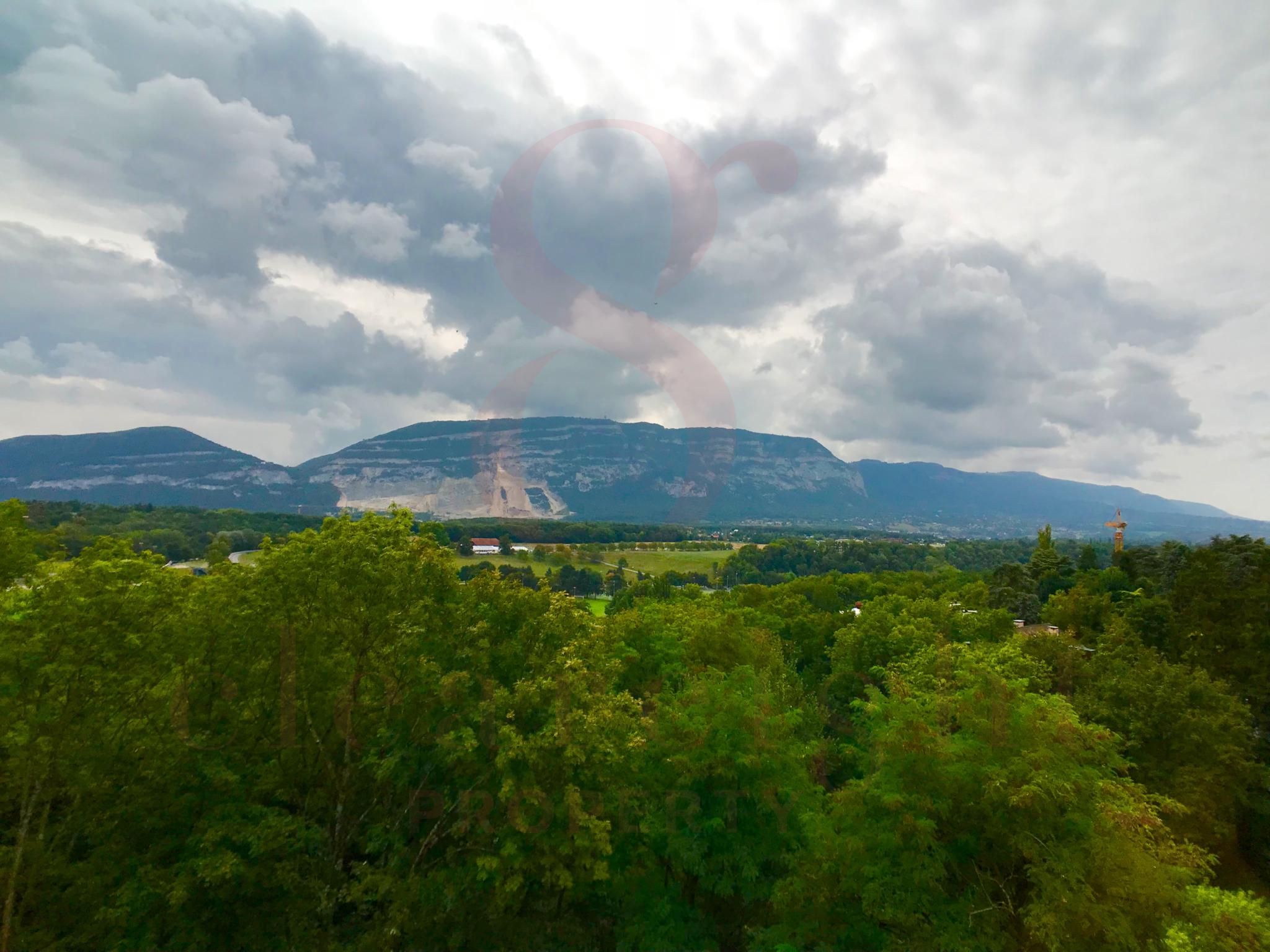 Spacieux appartement en pignon avec magnifique vue dégagée!